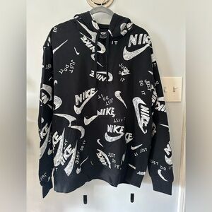 Men’s Nike hoodie. 2XL. Like new.
